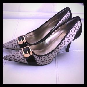 8 1/2 Guess low pumps great condition